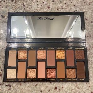Too Faced Born This Way The Natural Nudes Eyeshadow Palette